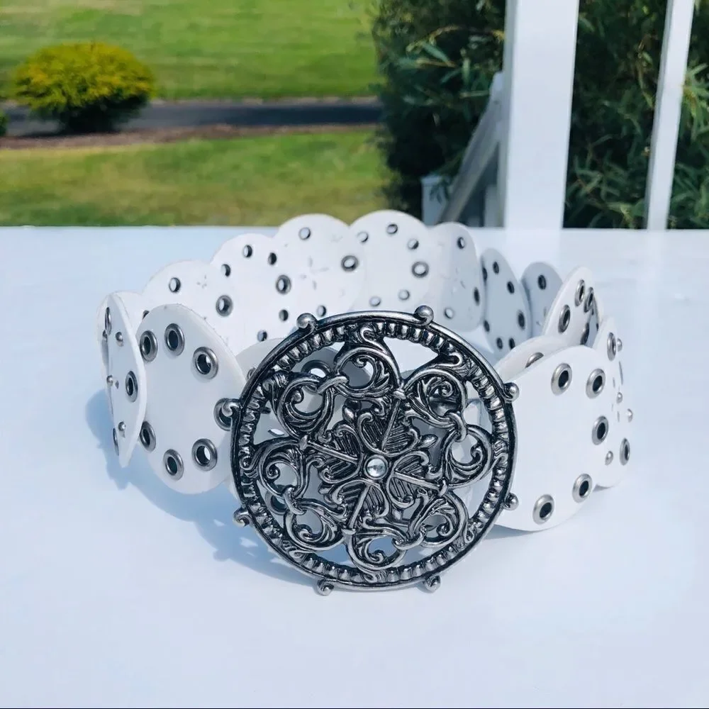 Fancy detailed wide fashion belt